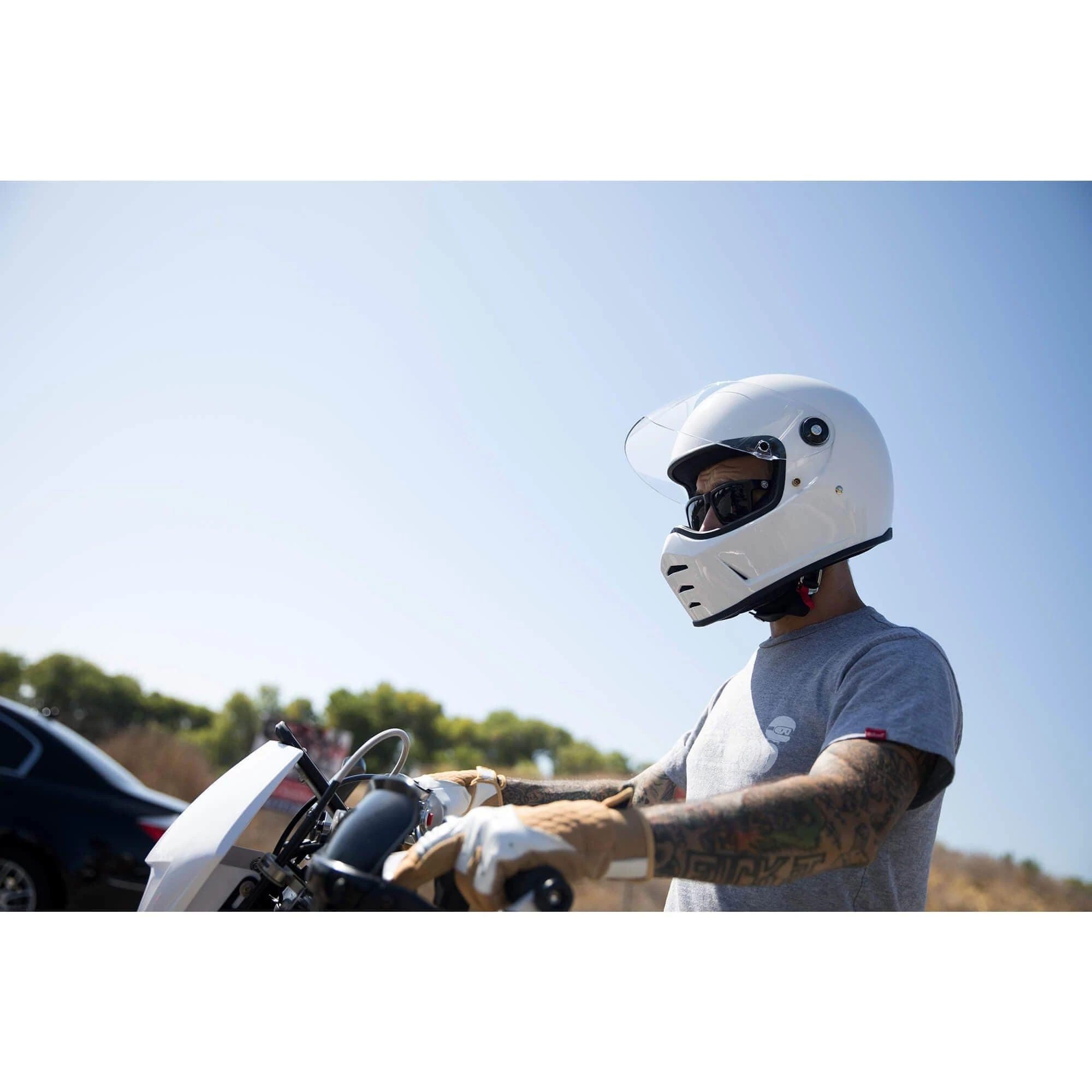 Biltwell Lane Splitter DOT/ECE Approved Full Face Helmet - Gloss White - Image 9