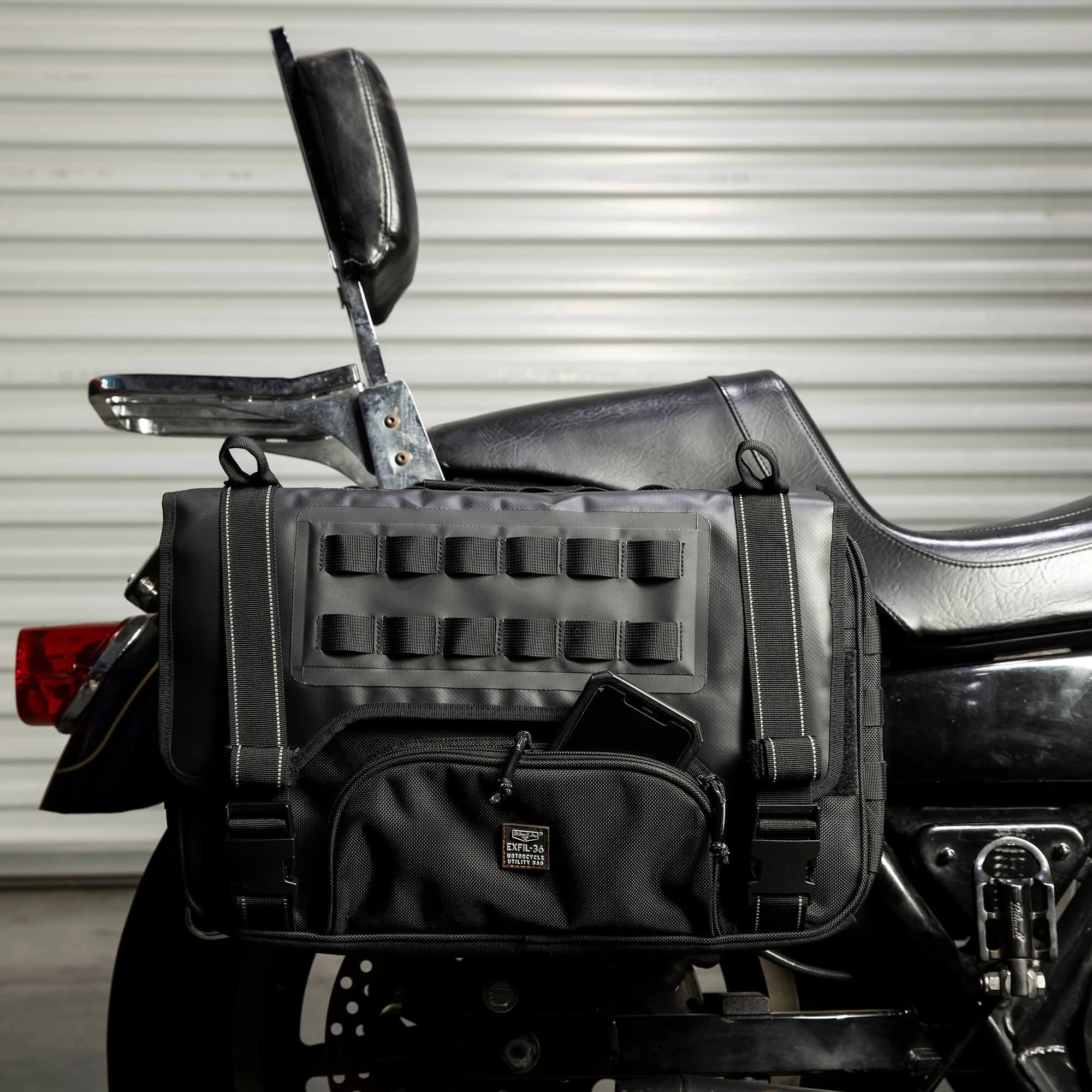 Biltwell EXFIL-36 Saddlebags - Black 8 Biltwell EXFIL-36 Saddlebags - Black - Image 8