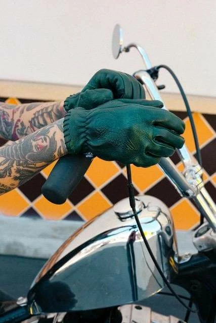 Axel Co. Green Waxed Cowhide Gloves 7 Axel Co. Green Waxed Cowhide Gloves - Image 7