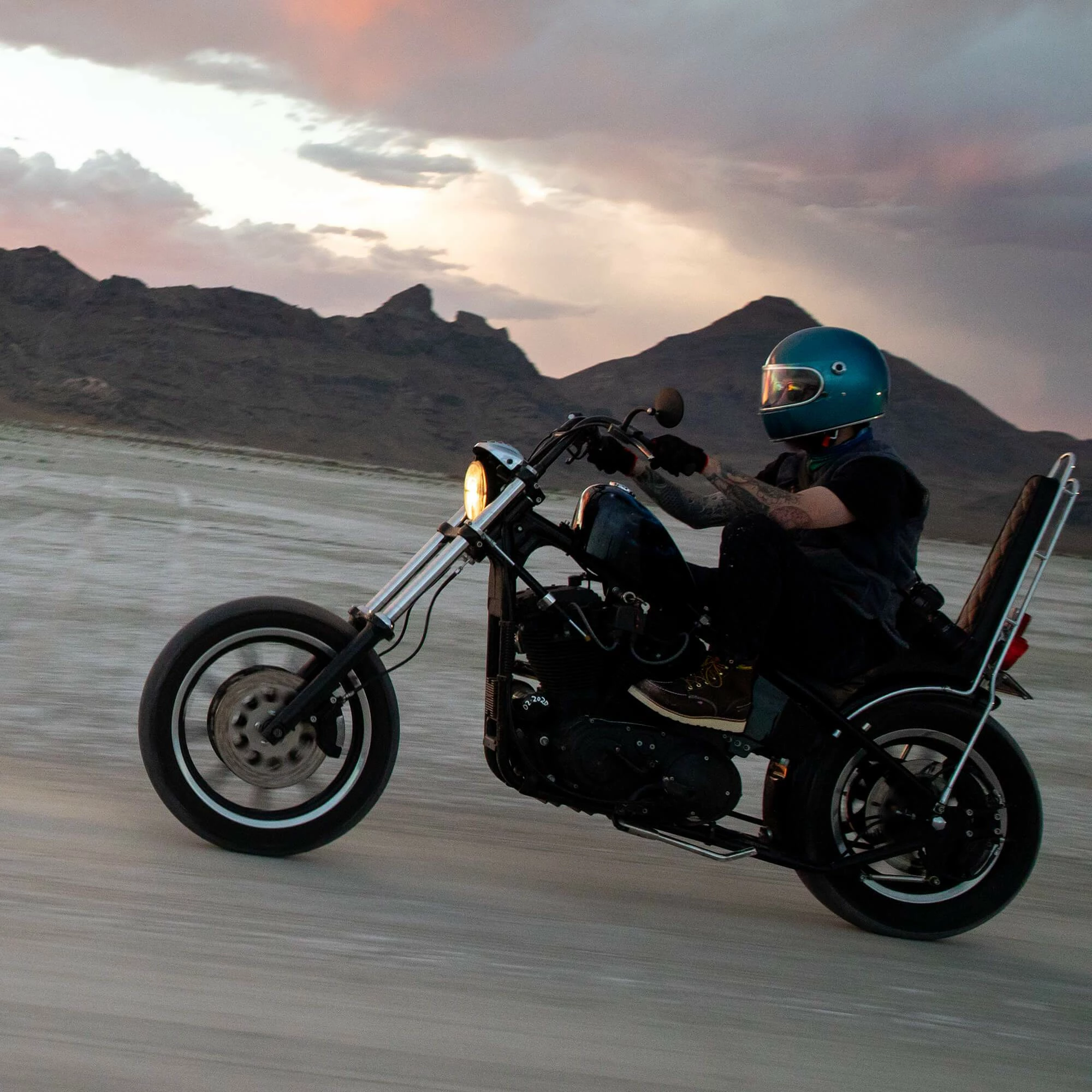 Biltwell Utility Mirror Round CE Perch Mount - Black - Pair 4 Biltwell Utility Mirror Round CE Perch Mount - Black - Pair - Image 4